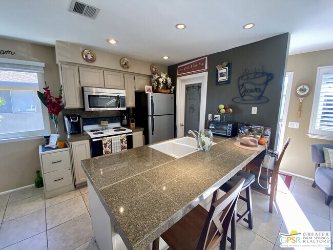 Foto del edificio - 72701 Willow St