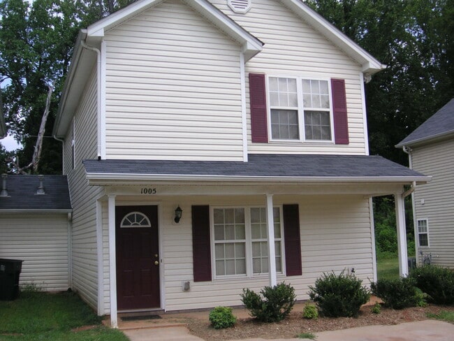 Building Photo - 1005 Karendale Ave