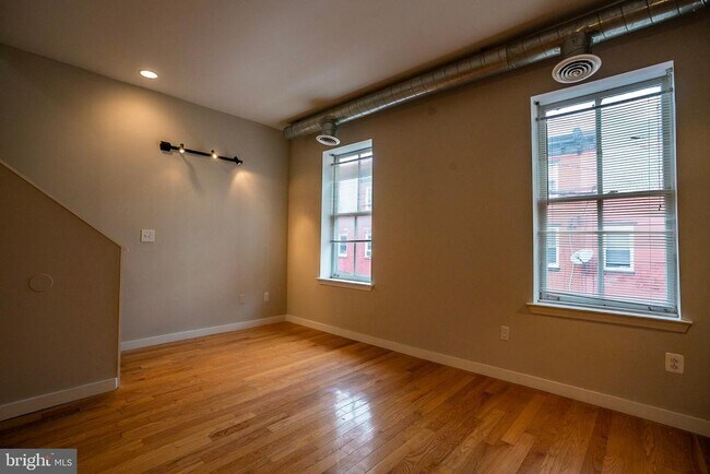 Building Photo - 1504 Swain St