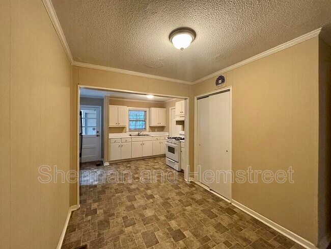 Foto del edificio - 3212 Sycamore Dr