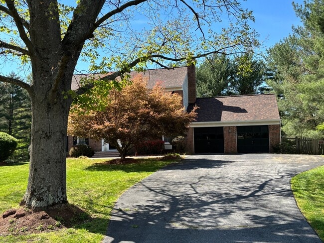 Building Photo - 16001 Fawnlilly Ct