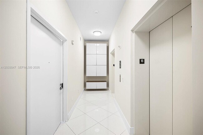 Foto del edificio - 2020 N Bayshore Dr