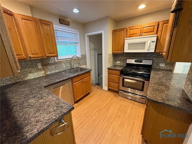 Building Photo - 2029 Brame Pl