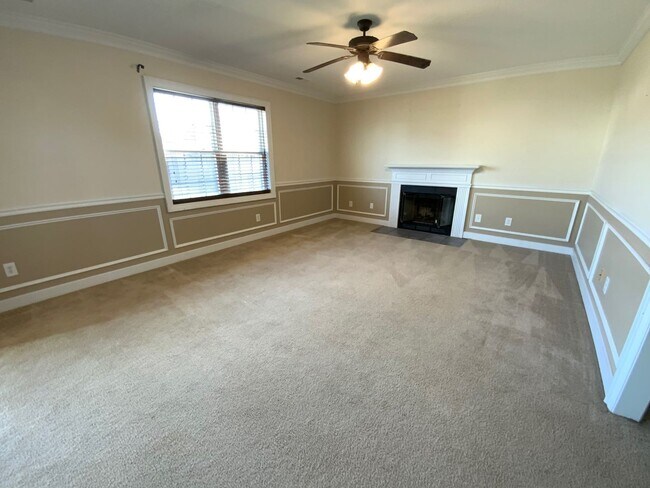 Foto del edificio - Welcome to Creeker Town South!