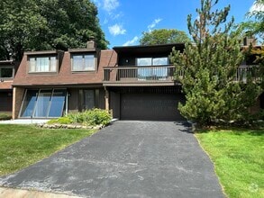 Building Photo - 2136 Rhine