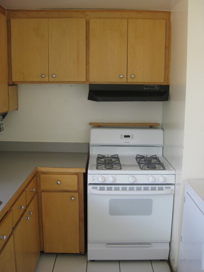 Building Photo - Pre-Lease: 3 Bed 1.5 Bath Ranch Home With ...