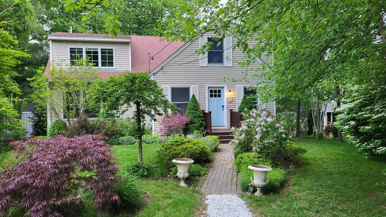 Primary Photo - 103 Pine Hill Rd N