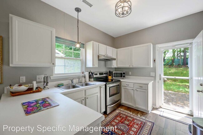 Foto del edificio - 2 br, 2 bath House - 200 Highgate Circle
