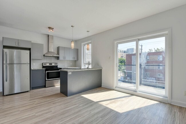 Photo du bâtiment - 6600 Av. de Darlington