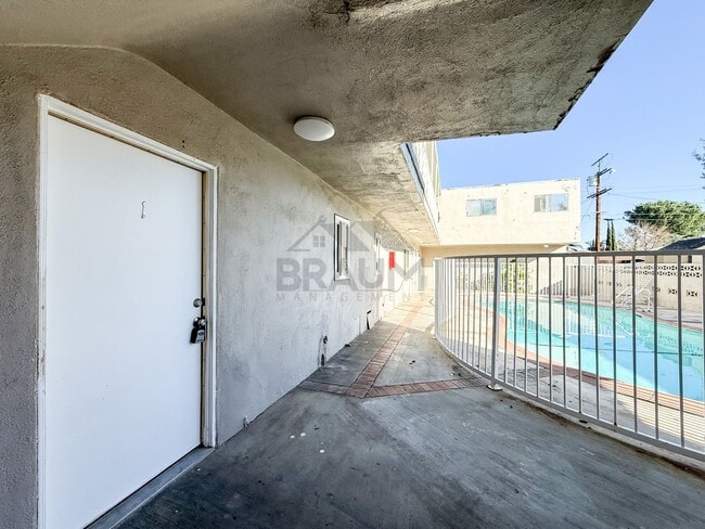 Foto del edificio - 6336 Tujunga Ave