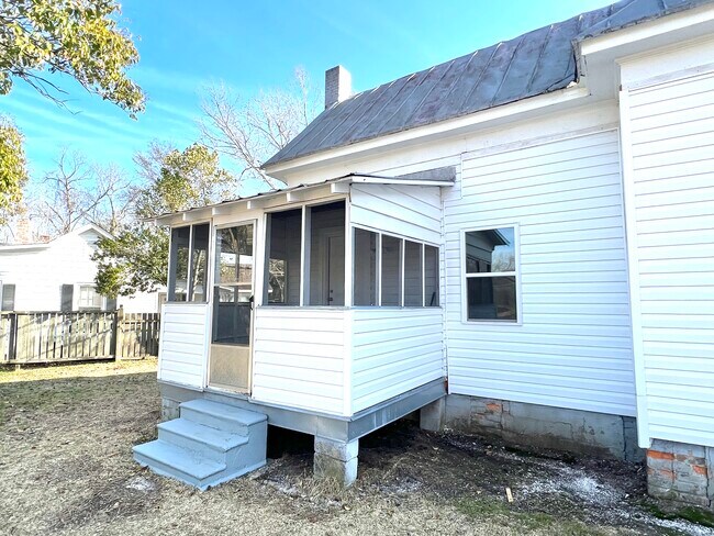 Back Porch - 200 S Smithwick St