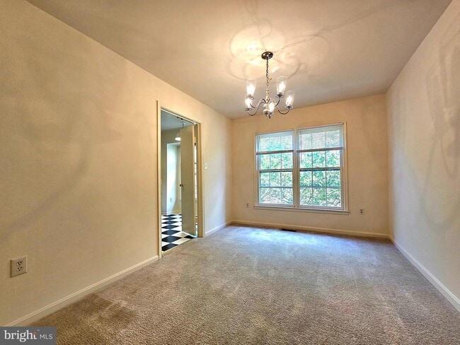 Building Photo - 4711 Gainsborough Dr