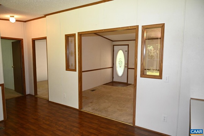 Building Photo - 289 Community House Rd