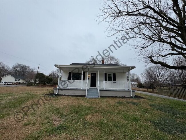 Building Photo - 2 bedroom 1 bath home in Lincolnton!