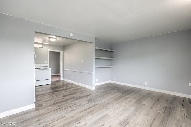 Foto del edificio - 324 W Cleveland Ave