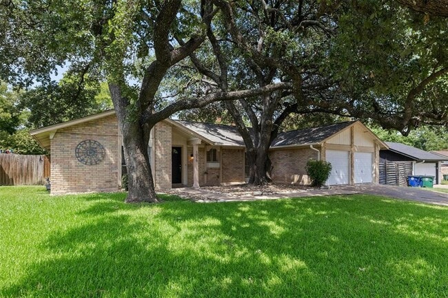 Building Photo - 1010 Red Cliff Dr