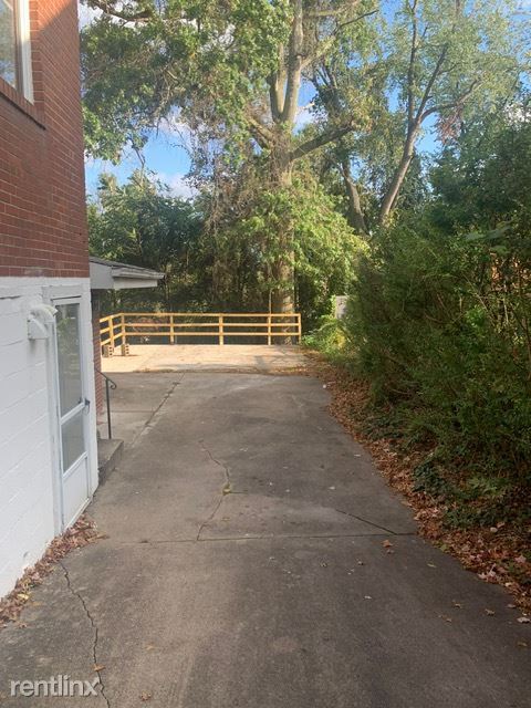 Foto del edificio - 4 br, 1.5 bath Duplex - 9918 Frankstown Ro...