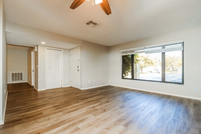 Building Photo - 113 Timber Cir