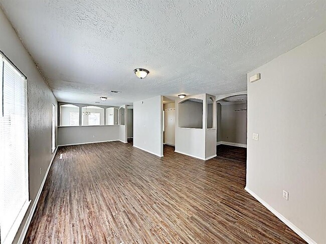 Building Photo - 4451 W Cypress Villas Dr