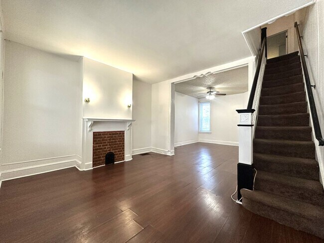 Foto del edificio - Gorgeous 3-Bedroom Townhome in Carroll Par...
