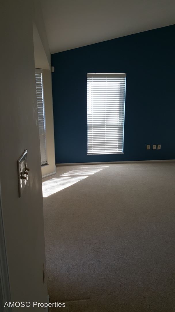 Foto del edificio - 214 Lazy Hollow Ct