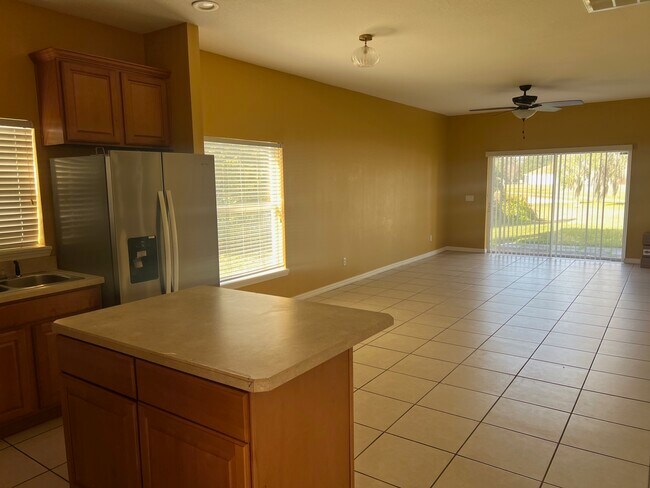 Foto del edificio - 4359 Spring Blossom Dr