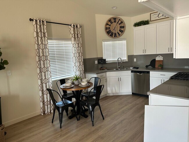 Foto del edificio - 8612 Frankie Lou St