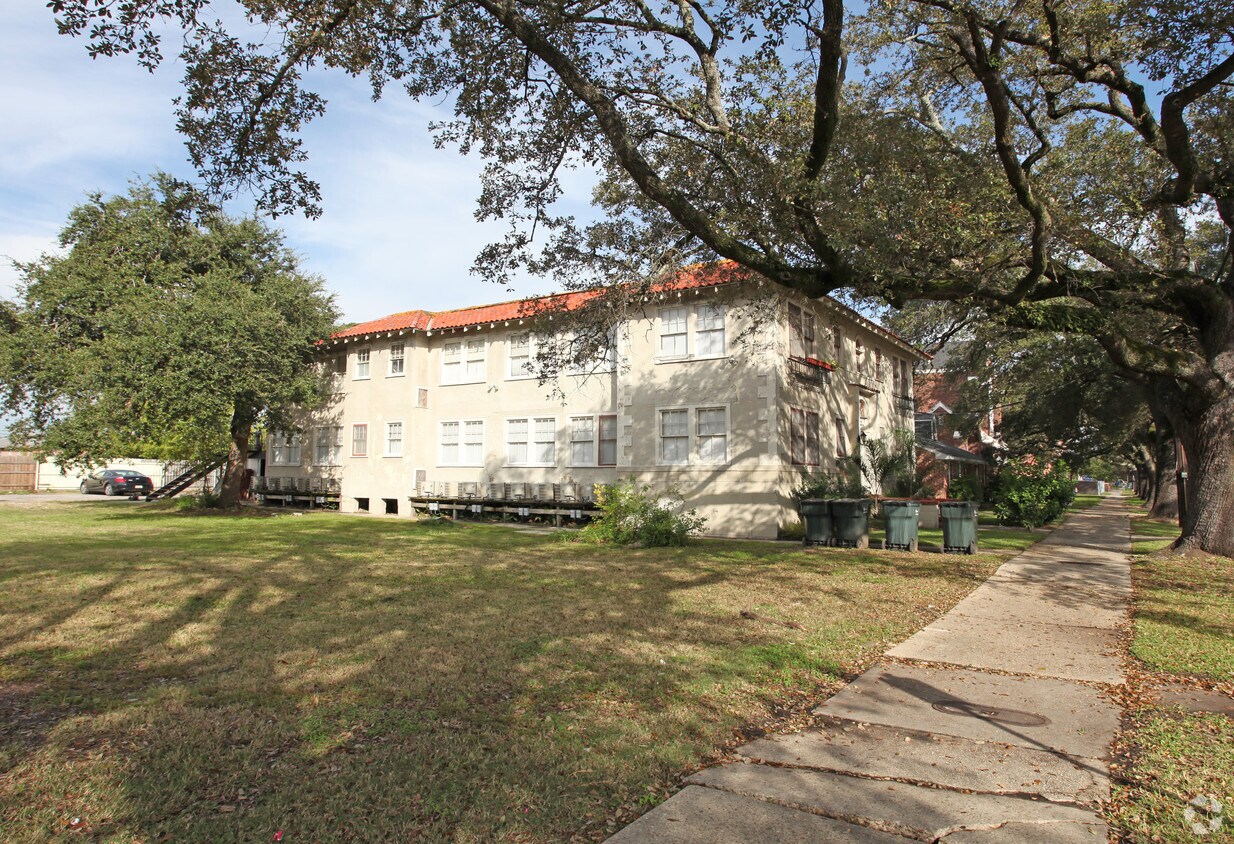 Primary Photo - 2508 Napoleon Ave