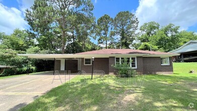 Building Photo - 924 Green Ridge Rd