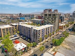 Building Photo - 353 E Bonneville Ave