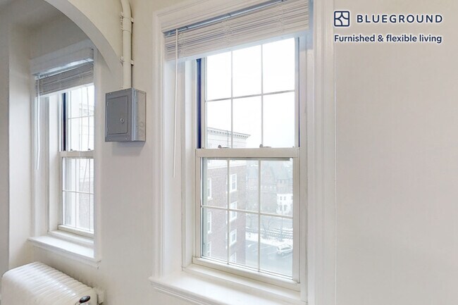 Foto del edificio - 1401 Beacon St