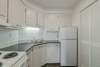 Building Photo - 2285 Rue St Mathieu