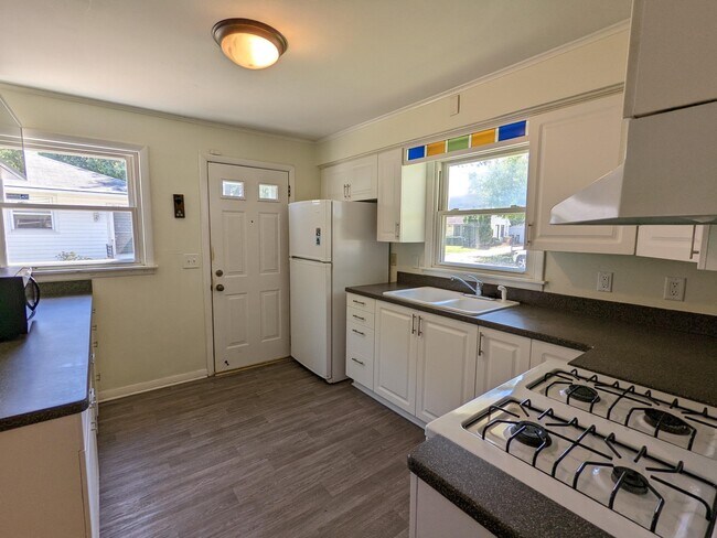 Foto del edificio - 4322 Doncaster Dr
