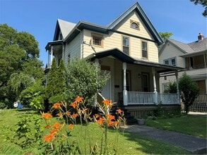 Building Photo - 39 Edmonds St
