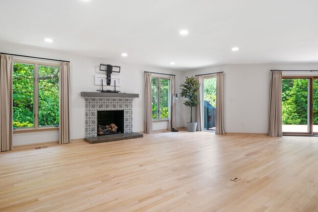 Foto del edificio - 5 Bed/4.5 Bath Undergrads OK Close to VT