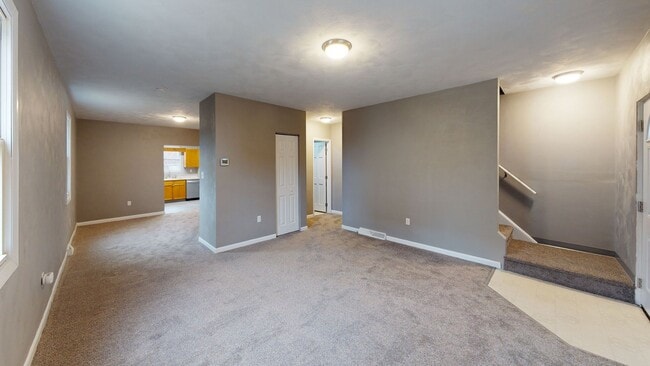 Building Photo - Renovated 2 Bed /1 Bath Single Family Home...