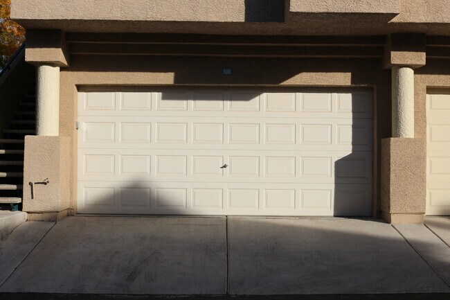 Building Photo - NO SHOWINGS until 4/1/2024