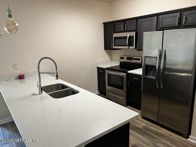 Foto del edificio - 4959 Key Lime Dr