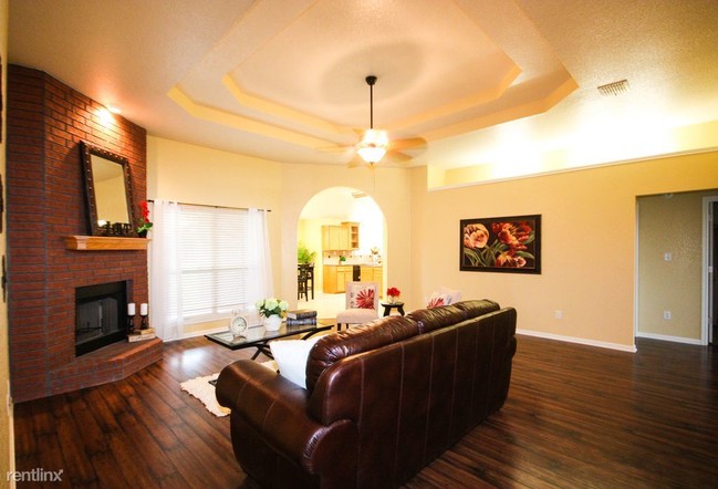 Building Photo - 4 br, 2 bath House - 4805 Cinnabar Way