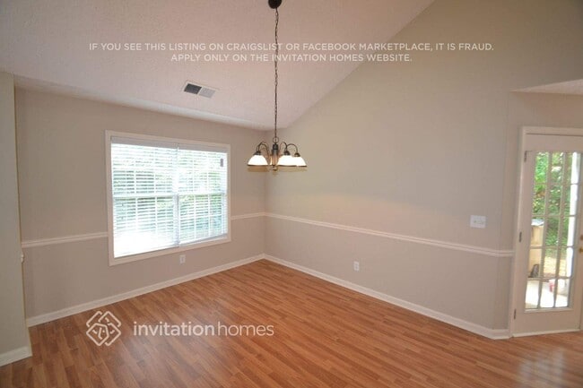 Building Photo - 2604 Carolina Ct