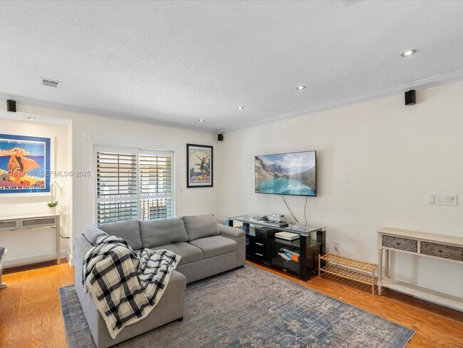 Foto del edificio - 3097 Bird Ave