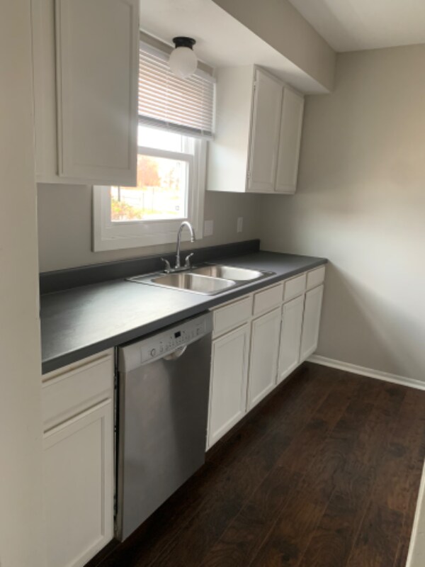 Foto del edificio - 6725 W Shade Ln