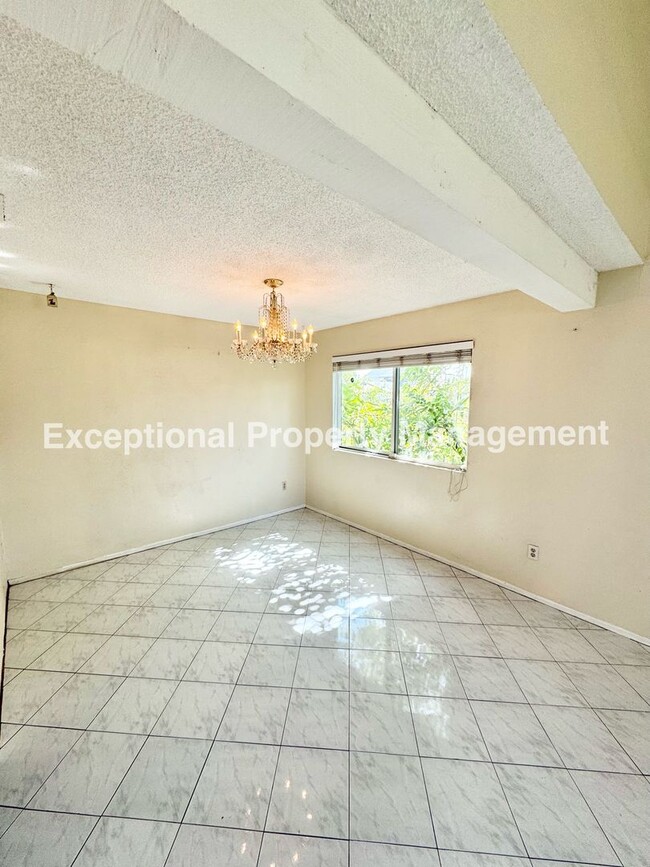 Foto del edificio - 3 bed 3 bath home in N. Fontana