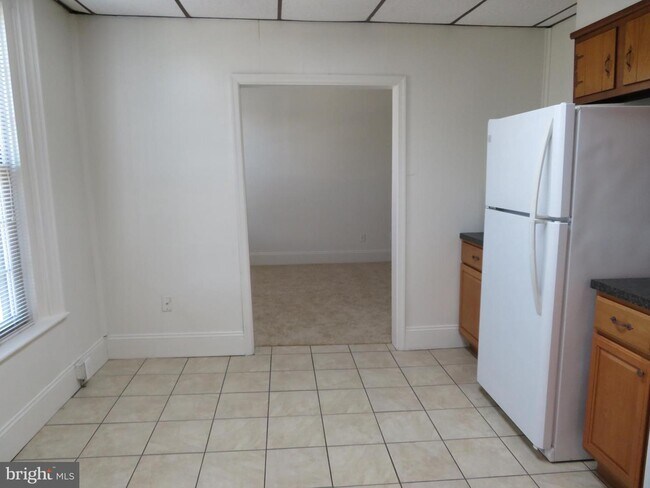 Building Photo - 401 E Patapsco Ave