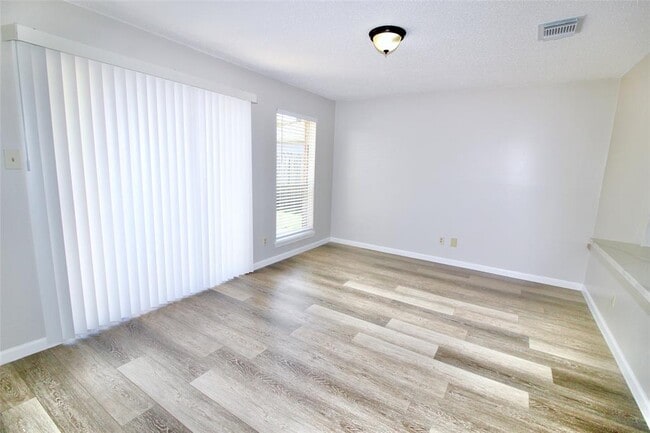 Building Photo - 3023 Windmill St