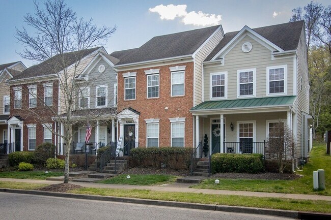 Foto del edificio - 7031 Sunnywood Dr