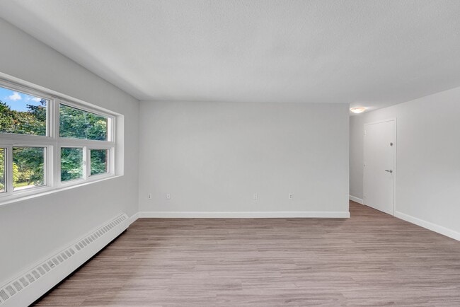 Building Photo - Huron Gardens Apartments