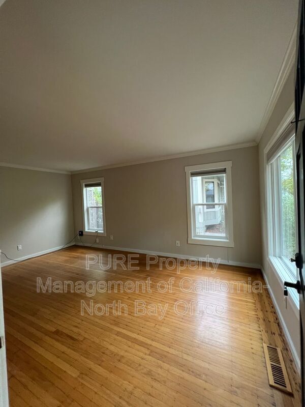 Foto del edificio - 2344 Rowe Dr