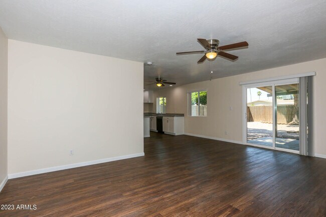 Building Photo - 6226 S Hazelton Ln