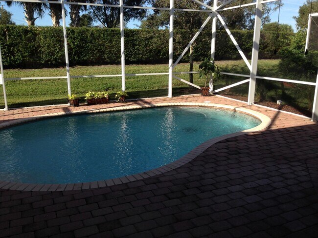 Foto del edificio - 8205 Butler Greenwood Dr